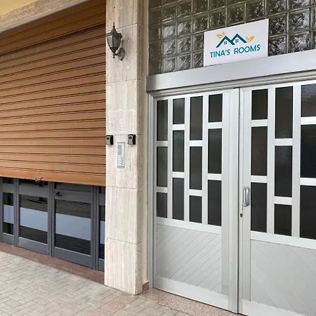 Tinas * Durrës