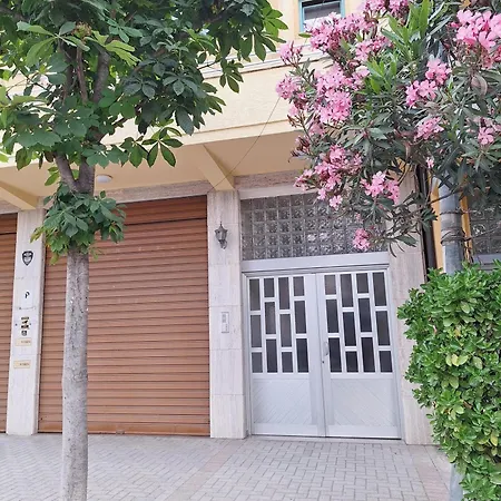 Tinas بيت ضيافة *